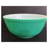 Vintage Pyrex mixing bowl
