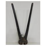 Vintage metal nail puller