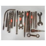 Tray of assorted garage tools