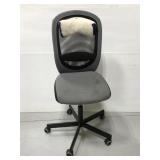 Adjustable computer chair w/crocheted back pad