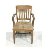 Vintage wooden chair w/arms