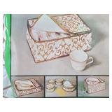 Quilted vinyl dish protector case set