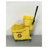 Rubbermaid mop bucket and strainer set