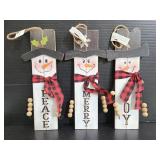 Hanging decorative snowman trio