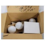 Box of fourteen assorted light bulbs