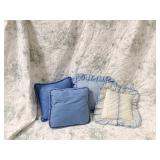 Blue & white floral comforter w/ 4 throw pillows