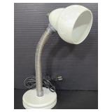 Metal gooseneck desk lamp