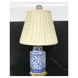 Blue & white chinoiserie peach lamp