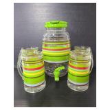 Retro beverage dispenser and four mugs