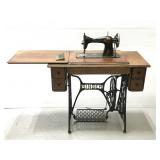 Antique singer sewing machine model 115
