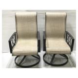 Pair of patio chair w/round base & woven seat