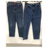 Two pairs of Gloria Vanderbilt women