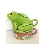 The Good Company ceramic frog tea pot cup combo