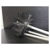 Extendable cleaning brush