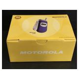 Motorola V262 flip cell phone w/ charger & case