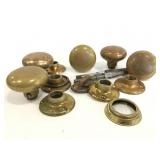Lot of vintage door knob hardware