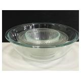 Set of 4 Pyrex glass mixing bowls