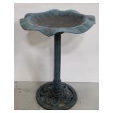 Plastic outd9or bird bath