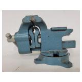 Metal workbench bench vise