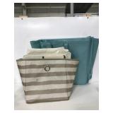 Collapsible storage bins
