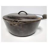 Lodge 10 qt cast iron dutch oven