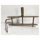 Primitive old yarn spinner