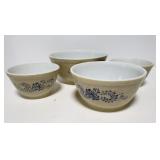 Pyrex nesting bowl set