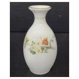 Small Wedgewood bone china vase Mirabelle