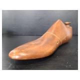 Single wood shoe form