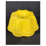Vintage metal bundt pan