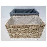 2 baskets with liners
