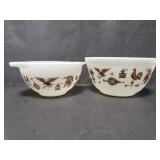 Pair of Pyrex bowls