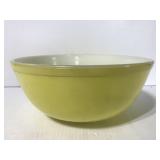 Large vintage yellow Pyrex mixing bowl
