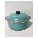 Aqua cast aluminum enameled Club pot
