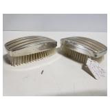 2 non-handle brushes