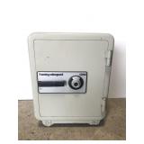 Sentry 1310 rolling safe with combination