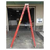Fiberglass 8 foot step ladder