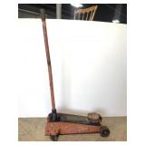 Heavy duty floor jack