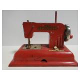 Vintage metal children Kayanee sew machine