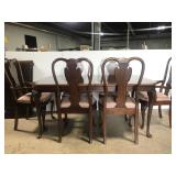 Pennsylvania House large dining table w/ 8 chairs