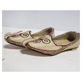 Embroidered shoes