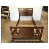Henredon Heritage vintage wood twin bed