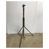 Tall tripod lawn sprinkler
