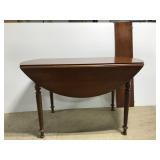 Drop leaf dining table w/ leaf