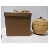 Comfort candles candle holder