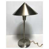 Minimalist metal desk lamp w/ dual settings