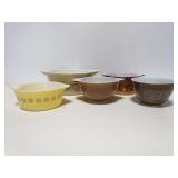 Five piece vintage Pyrex