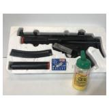 Air soft machine gun with clips, pellets