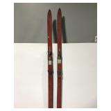 Vintage Caravelle snow skies