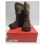 New dark brown size 10 boots